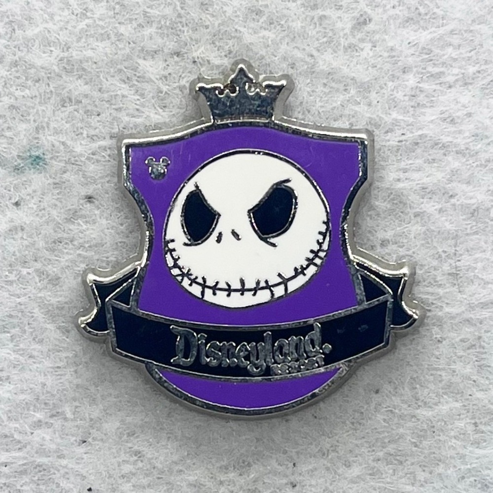 🔮 5/$25 Disney Disneyland Resort Crest Collection Jack Skellington Pin